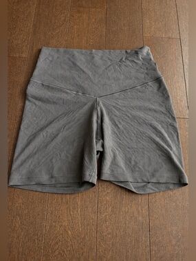 Aerie High-Waist Ribbed Workout Shorts size large